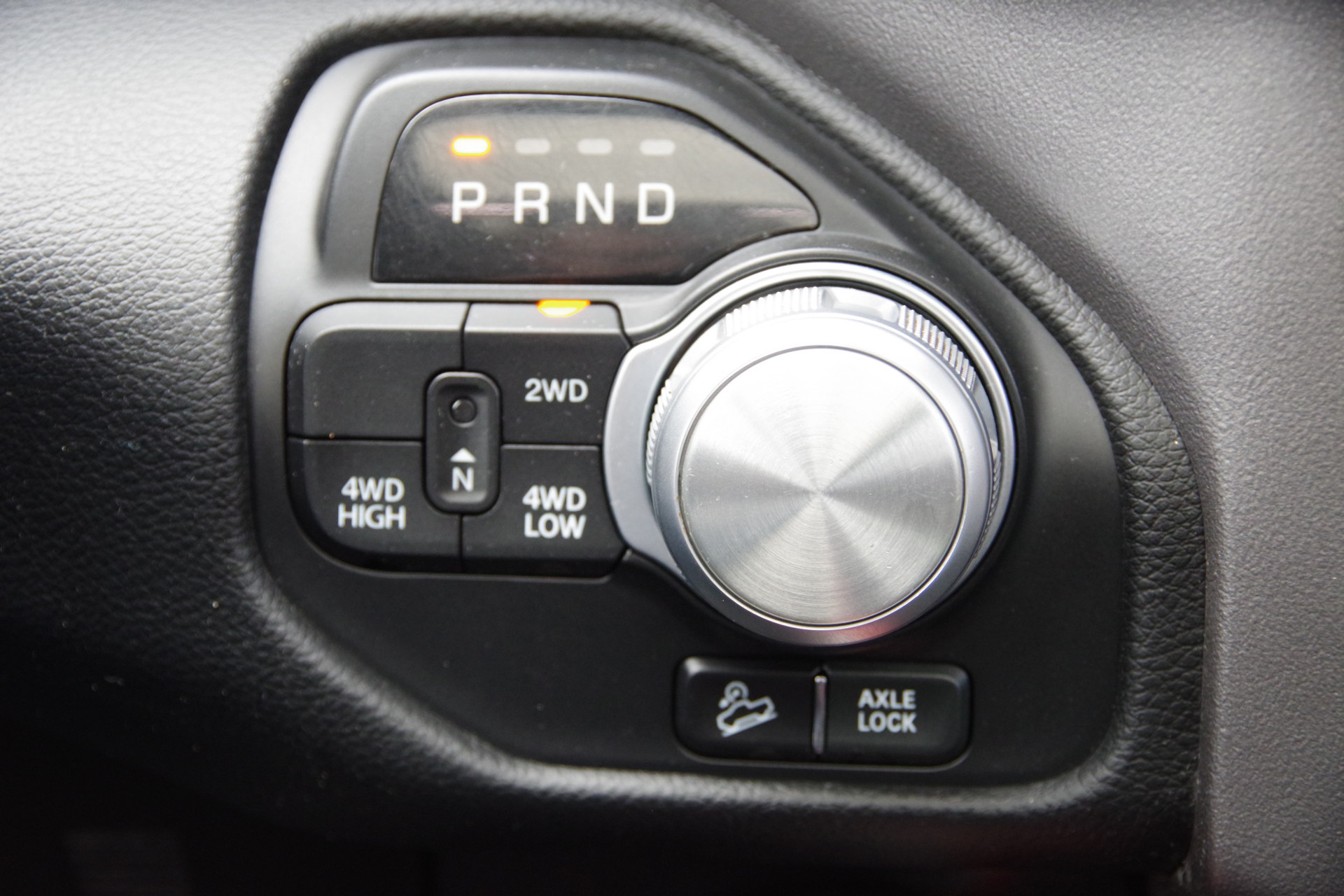 47306923-25.jpg