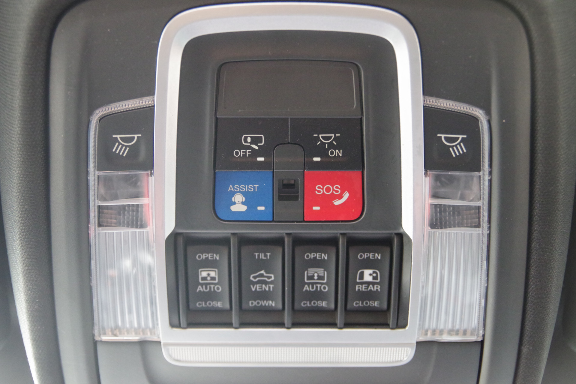 47306923-26.jpg