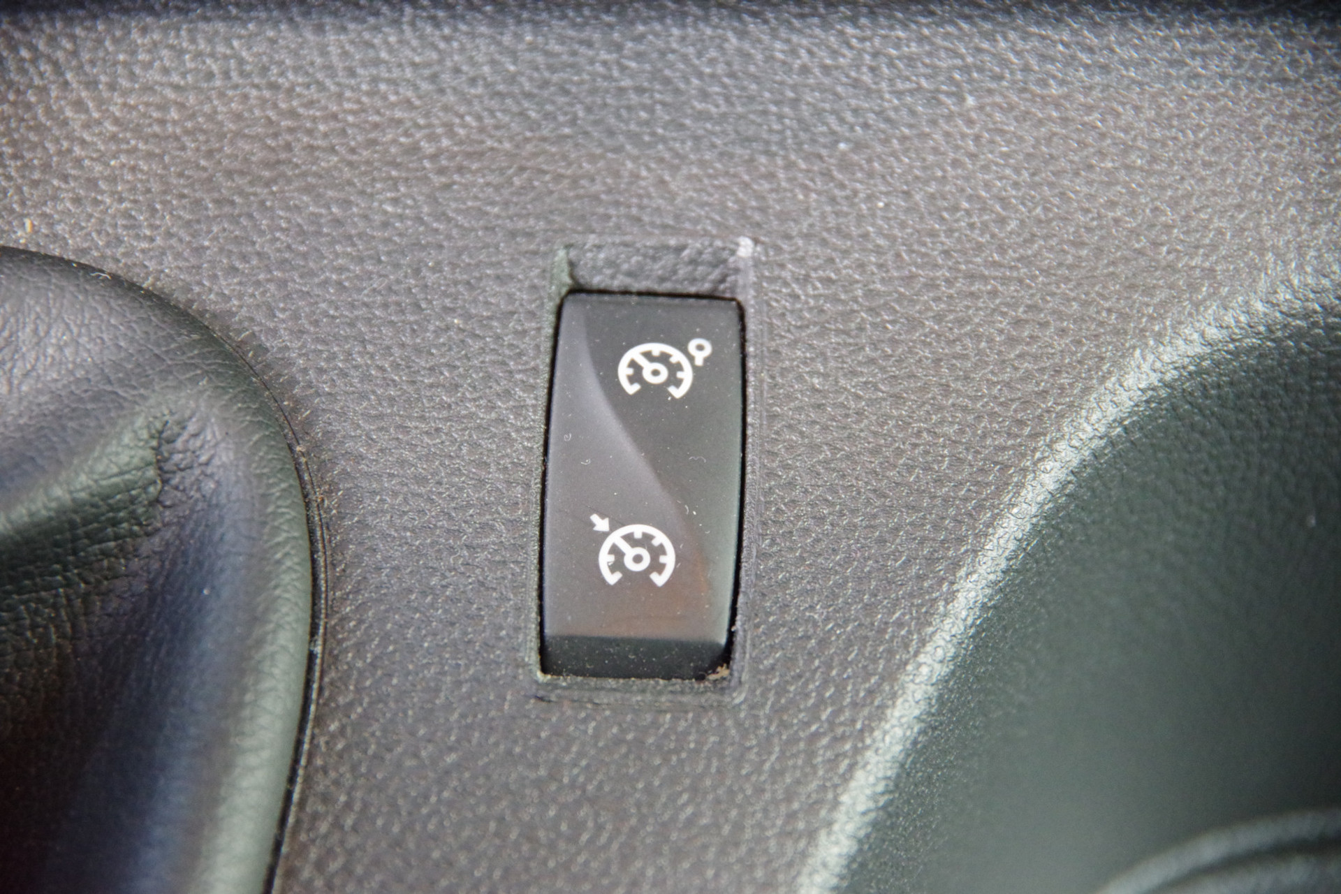 48237786-15.jpg